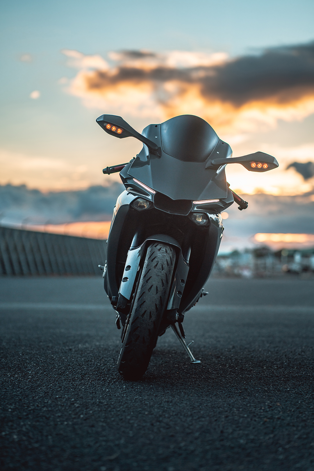 POV Photography: Custom Painted Gray Yamaha R1 – @5e11even